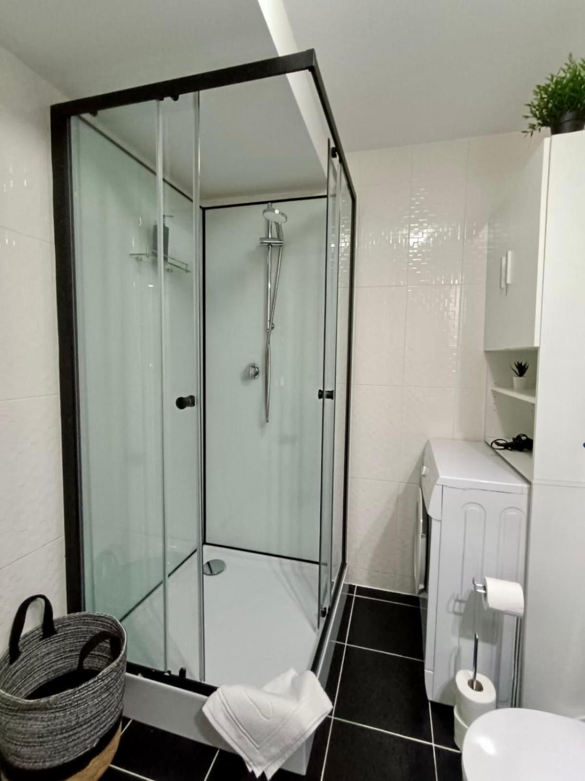Close To Bucharest Airport & Therme-Self Check-In Otopeni Exterior foto